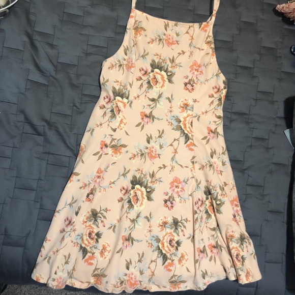 Urban Outfitters Floral dress - Picture 2 of 4